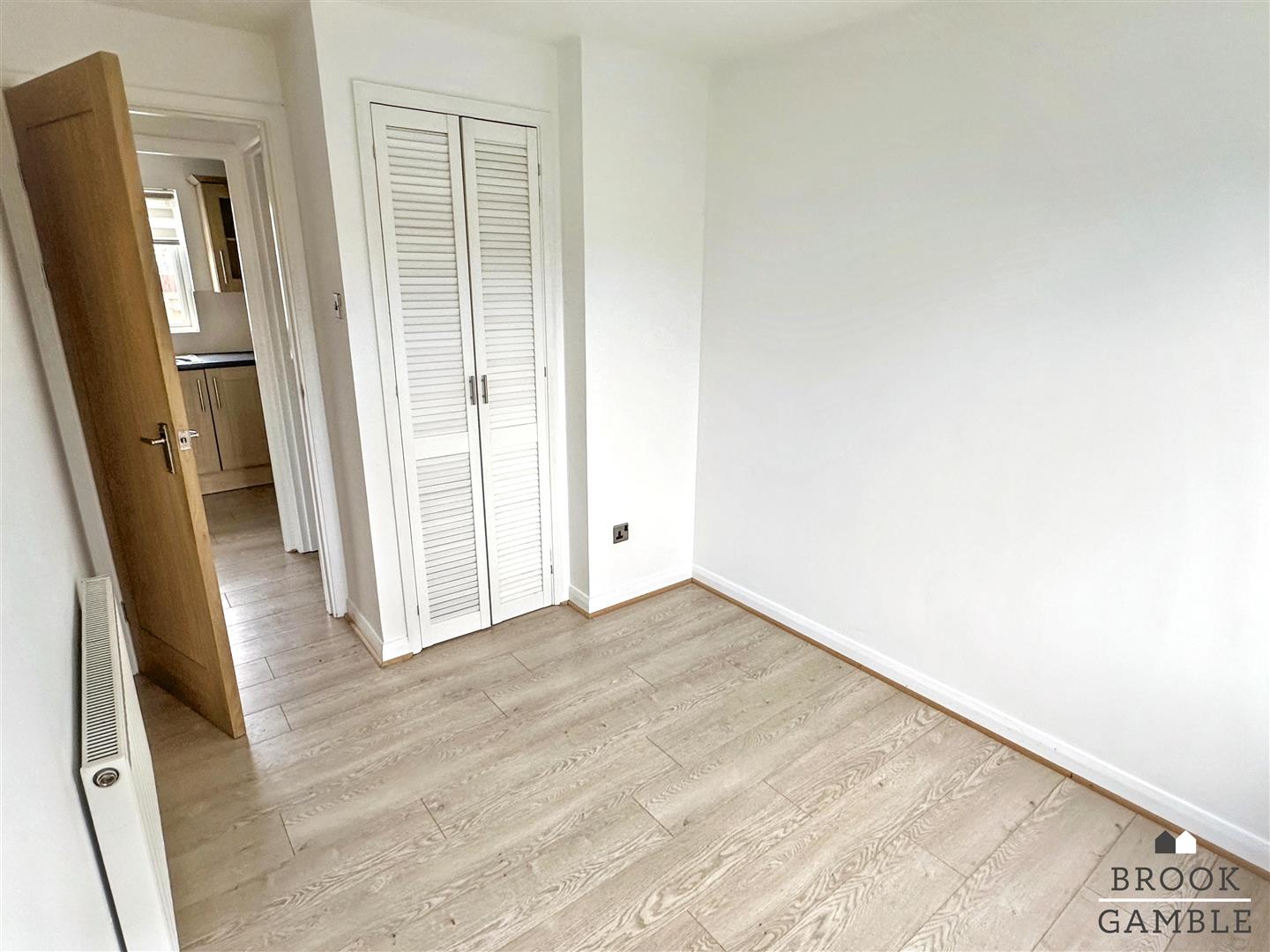 1 Bedroom Flat. Wordsworth Drive in Eastbourne, East Sussex 6